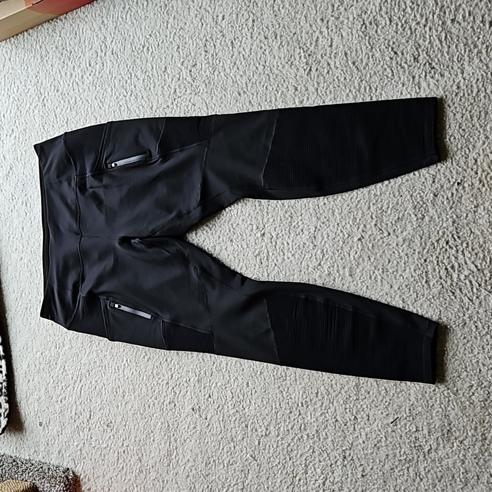 Athleta Sleet High Traverse legging